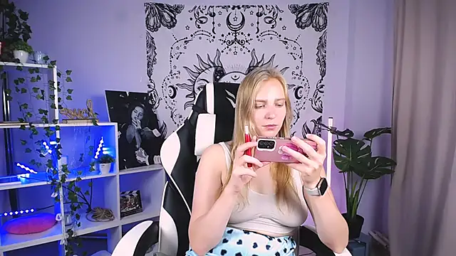 VeronicaAndersen online show from September 18, 11:01 am