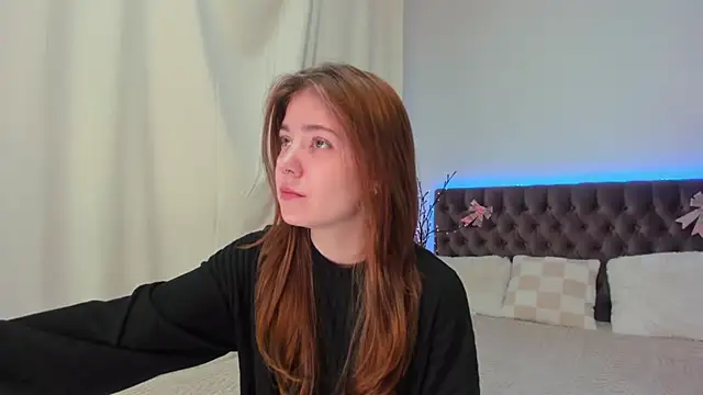 Ella Mayers online show from February 28, 9:12 pm