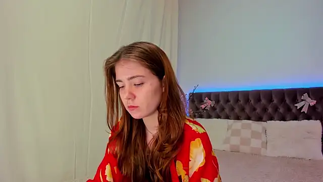 Ella Mayers online show from March 9, 3:54 am