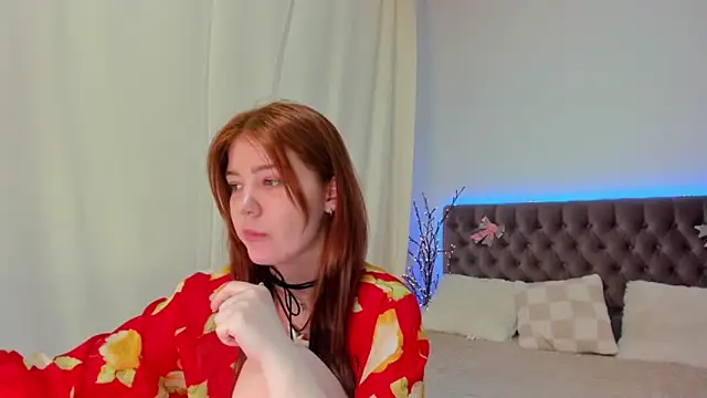 Ella Mayers online show from March 15, 3:51 am