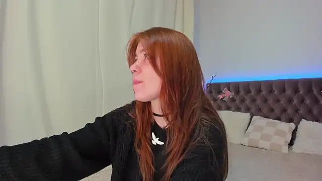 Ella Mayers online show from March 16, 9:16 pm