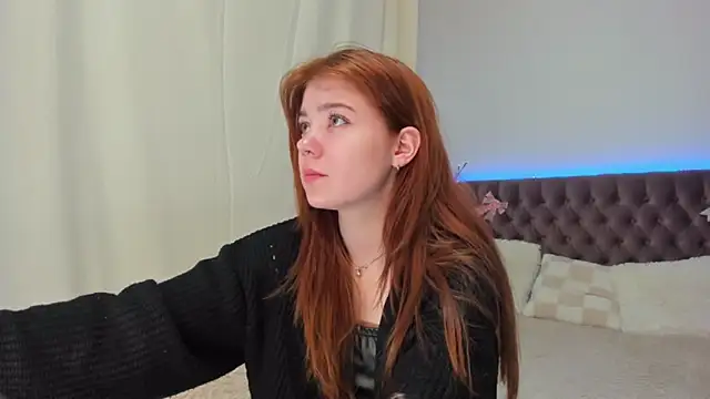 Ella Mayers online show from March 20, 9:13 pm