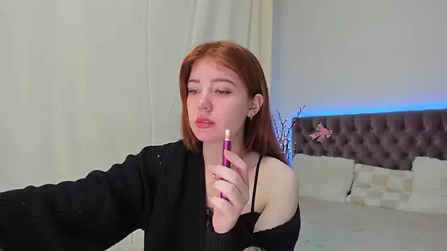 Ella Mayers online show from March 21, 1:24 am