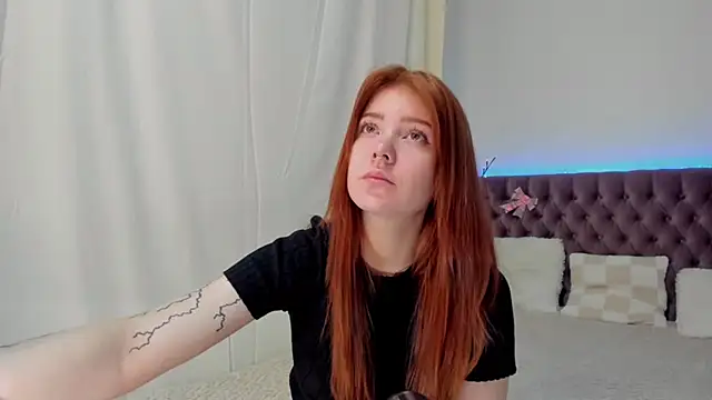 Ella Mayers online show from March 22, 9:21 pm