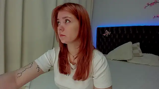 Snapshot of Ella_Mayers chatting on September 20, 12:28 pm Ella Mayers online show from September 20, 12:28 pm