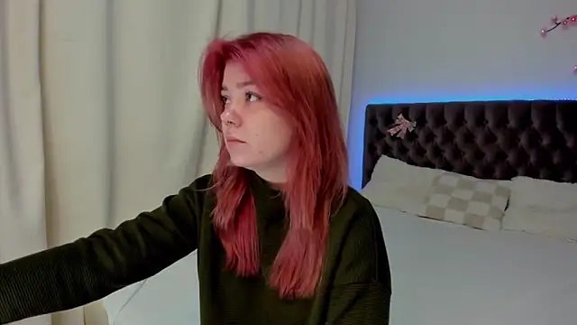 Snapshot of Ella_Mayers chatting on September 28, 12:21 pm Ella Mayers online show from September 28, 12:21 pm