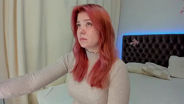 Snapshot of Ella_Mayers chatting on October 2, 12:23 pm Ella Mayers online show from October 2, 12:23 pm