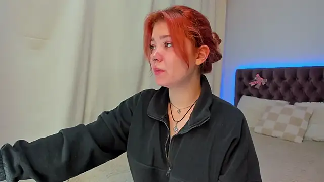 Snapshot of Ella_Mayers chatting on October 11, 12:15 pm Ella Mayers online show from October 11, 12:15 pm