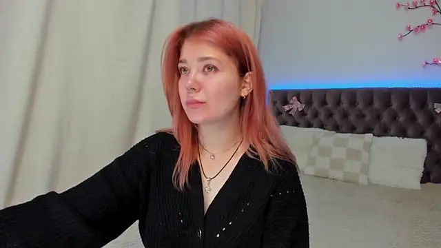 Snapshot of Ella_Mayers chatting on October 18, 12:28 pm Ella Mayers online show from October 18, 12:28 pm