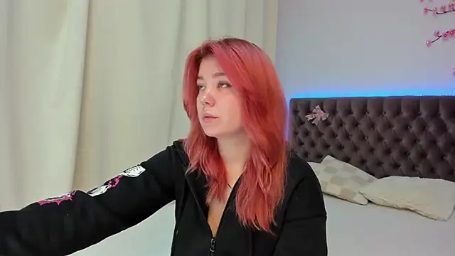 Snapshot of Ella_Mayers chatting on October 25, 12:34 pm Ella Mayers online show from October 25, 12:34 pm