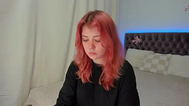 Snapshot of Ella_Mayers chatting on October 27, 1:26 pm Ella Mayers online show from October 27, 1:26 pm