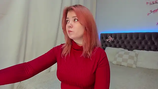 Snapshot of Ella_Mayers chatting on November 2, 1:24 pm Ella Mayers online show from November 2, 1:24 pm