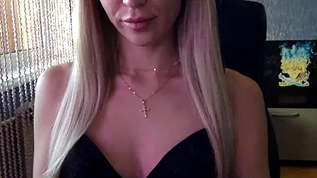 Snapshot of SexyXXXBlonde chatting on February 5, 9:15 am SexyXXXBlonde online show from February 5, 9:15 am