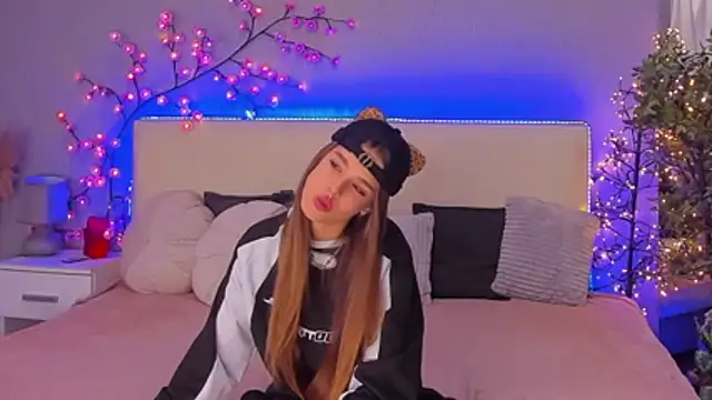 Snapshot of melissacrayzy chatting on March 7, 6:21 am melissacrayzy online show from March 7, 6:21 am