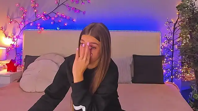 Snapshot of melissacrayzy chatting on March 12, 6:08 am melissacrayzy online show from March 12, 6:08 am