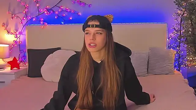 Snapshot of melissacrayzy chatting on March 18, 6:16 am melissacrayzy online show from March 18, 6:16 am