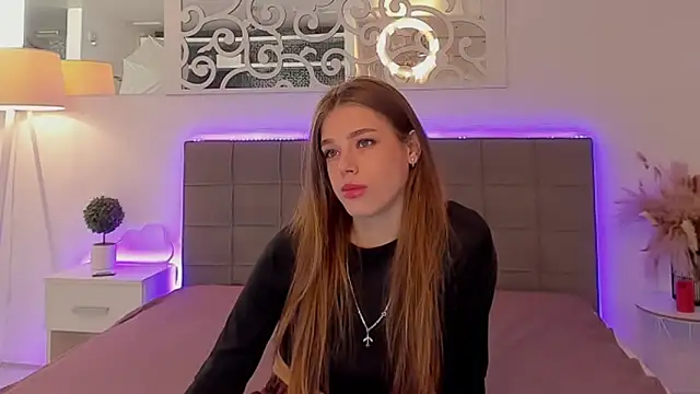 Snapshot of melissacrayzy chatting on April 1, 5:30 am melissacrayzy online show from April 1, 5:30 am