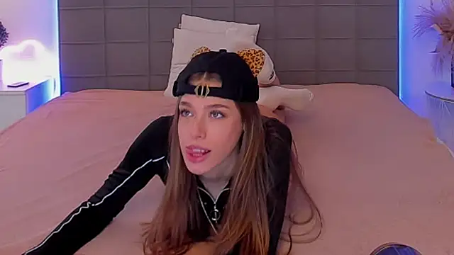 Snapshot of melissacrayzy chatting on April 11, 7:45 am melissacrayzy online show from April 11, 7:45 am