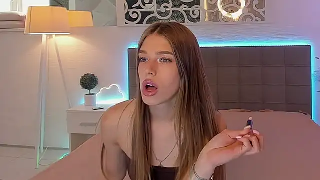 melissacrayzy online show from June 19, 5:23 am
