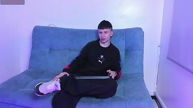 Stivarfox21 online show from February 5, 8:57 pm