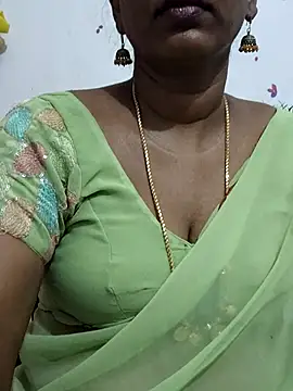 Snapshot of Tamil_Meera12 chatting on July 15, 2:17 am Tamil Meera12 online show from July 15, 2:17 am