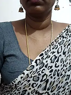 Snapshot of Tamil_Meera12 chatting on July 28, 3:13 am Tamil Meera12 online show from July 28, 3:13 am