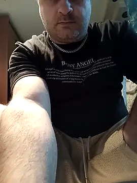 Snapshot of NAvoglia chatting on April 29, 4:11 pm NAvoglia online show from April 29, 4:11 pm