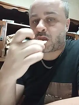Snapshot of NAvoglia chatting on June 25, 10:25 pm NAvoglia online show from June 25, 10:25 pm