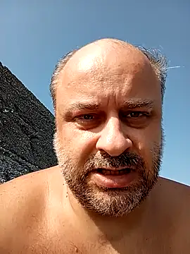 Snapshot of NAvoglia chatting on July 28, 3:08 pm NAvoglia online show from July 28, 3:08 pm