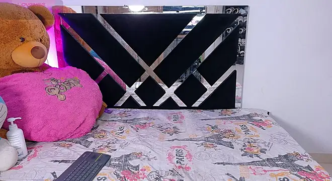 CatalinaSmith1 online show from April 28, 11:21 pm