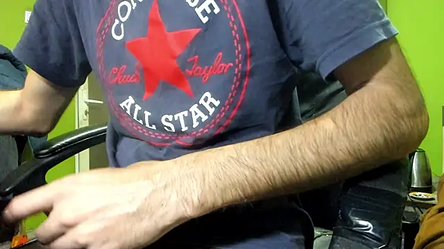 Snapshot of BigCumShoot chatting on February 24, 6:55 am BigCumShoot online show from February 24, 6:55 am