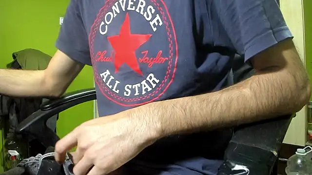 Snapshot of BigCumShoot chatting on March 1, 6:37 am BigCumShoot online show from March 1, 6:37 am