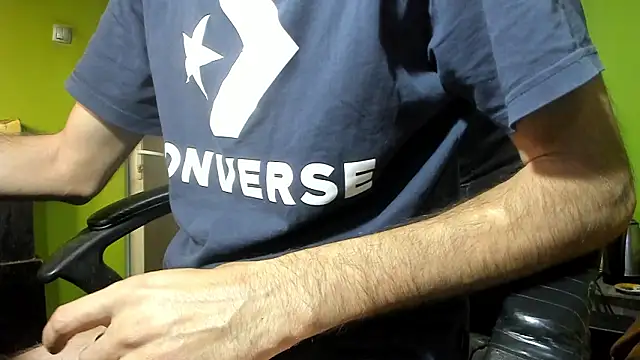 Snapshot of BigCumShoot chatting on March 5, 5:58 am BigCumShoot online show from March 5, 5:58 am