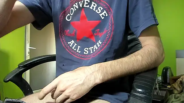 Snapshot of BigCumShoot chatting on March 15, 5:46 am BigCumShoot online show from March 15, 5:46 am