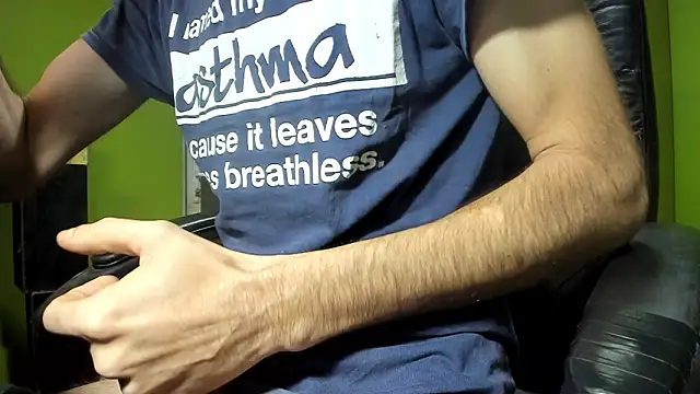 Snapshot of BigCumShoot chatting on March 23, 6:28 am BigCumShoot online show from March 23, 6:28 am