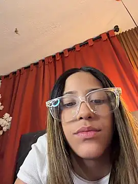 vicky bass online show from December 16, 5:12 am