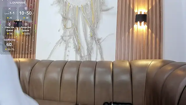 saleh issawi online show from November 6, 8:21 pm