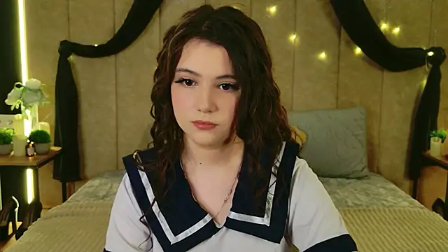 Snapshot of Pauline_Heaven chatting on March 2, 5:52 am Pauline Heaven online show from March 2, 5:52 am