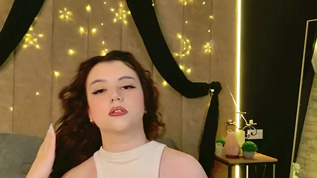 Snapshot of Pauline_Heaven chatting on March 11, 5:46 am Pauline Heaven online show from March 11, 5:46 am