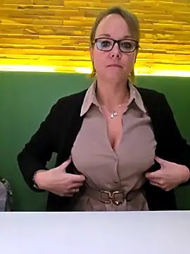 Fuxy-love69 online show from December 5, 5:31 pm