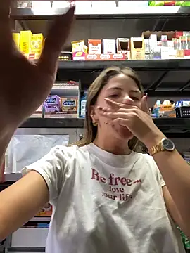 Snapshot of Andrea18_blonde chatting on March 15, 4:24 pm Andrea18 blonde online show from March 15, 4:24 pm