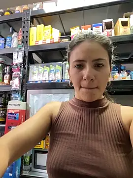 Snapshot of Andrea18_blonde chatting on March 22, 3:37 pm Andrea18 blonde online show from March 22, 3:37 pm