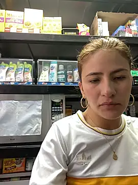 Andrea18 blonde online show from June 17, 3:02 pm