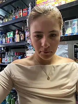 Andrea18 blonde online show from June 25, 9:08 pm