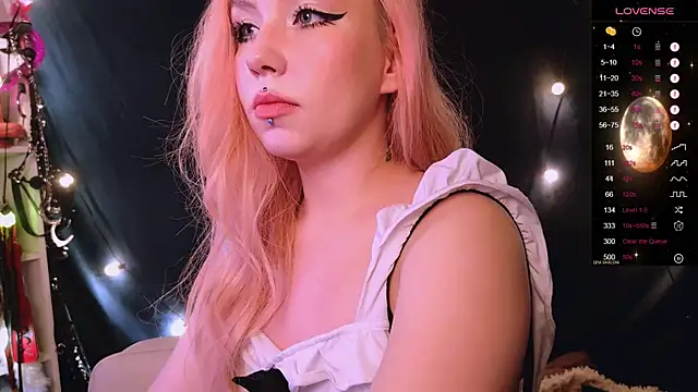 Snapshot of Bibi_Iva chatting on April 9, 2:44 am Bibi Iva online show from April 9, 2:44 am