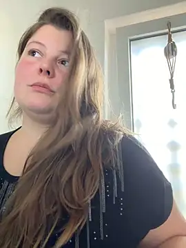 Snapshot of Lars-Lola chatting on March 15, 2:01 pm Lars-Lola online show from March 15, 2:01 pm