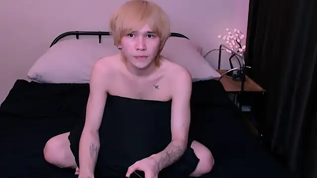 Snapshot of rennnuts chatting on February 18, 4:47 pm rennnuts online show from February 18, 4:47 pm