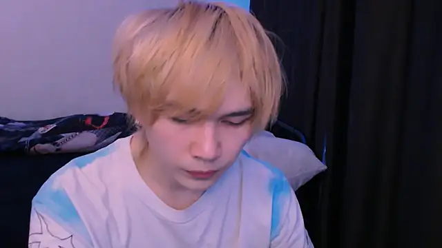 Snapshot of rennnuts chatting on February 19, 2:35 pm rennnuts online show from February 19, 2:35 pm