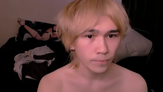 Snapshot of rennnuts chatting on February 23, 12:57 pm rennnuts online show from February 23, 12:57 pm