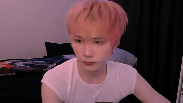 Snapshot of rennnuts chatting on March 24, 8:52 am rennnuts online show from March 24, 8:52 am